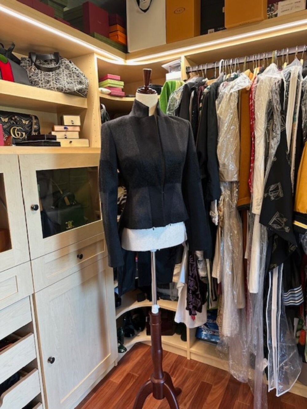 AKRIS EVENING BRAND NEW WITH TAGS $3,990.00 BLACK/CHARCOAL TUXEDO JACKET